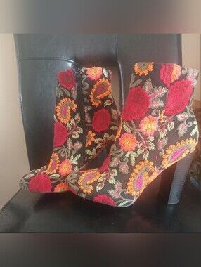 Vintage Embroidered Floral High Heel Ankle Boots Perfect Condition Size 7